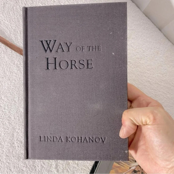 Way Of The Horse Equine Archetypes For Self Discovery Book & 40 Cards - Picture 4 of 15